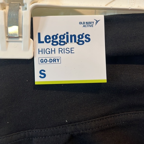 Old navy go dry leggings - Picture 3 of 5